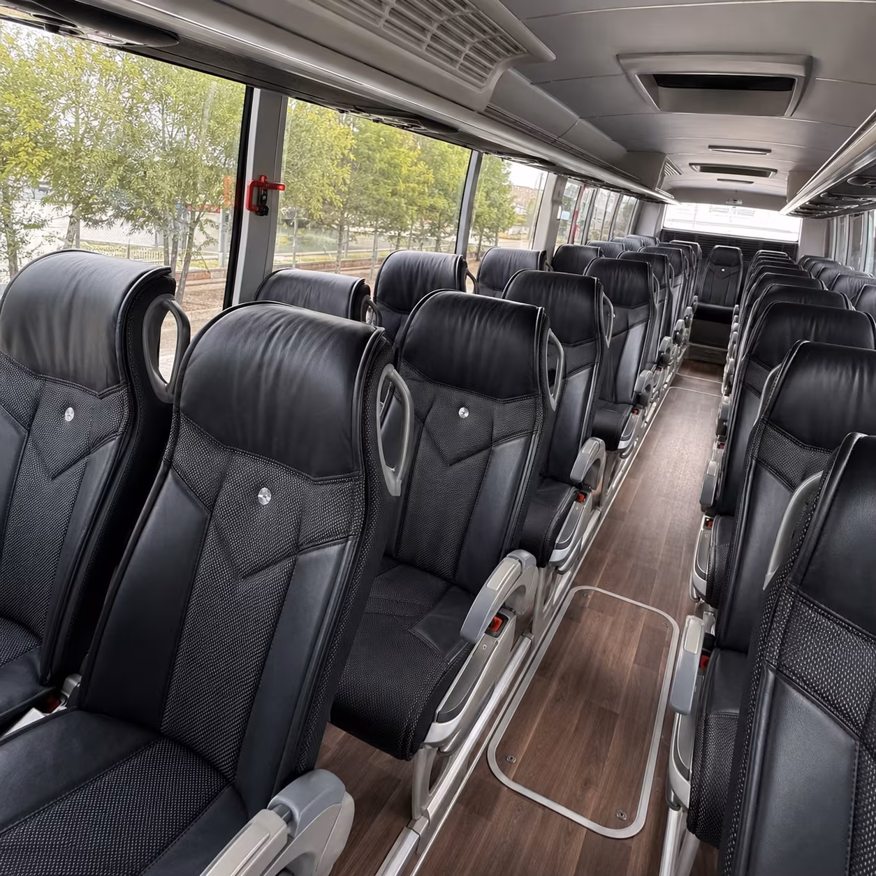 charter bus rentals for bloomington corporate events and off site meetings